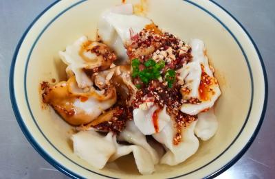成都水餃技術(shù)培訓(xùn)班哪里教的好？水餃高湯熬制方法