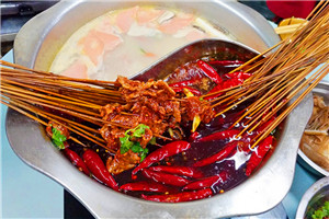 成都火鍋串串技術(shù)培訓(xùn)費(fèi)用哪里便宜？免費(fèi)開(kāi)店指導(dǎo)服務(wù)