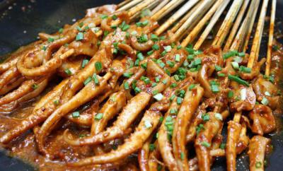 四川鐵板魷魚技術(shù)培訓(xùn)班需要多少錢？培訓(xùn)操作方法與技巧