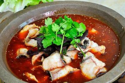 四川石鍋魚技術培訓班哪里便宜？實戰(zhàn)操作練習