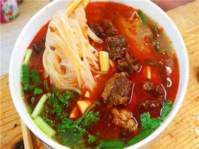  成都川味排骨面食技能訓(xùn)練哪里好？多年的面食經(jīng)驗(yàn)