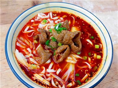成都學(xué)重慶小面技能訓(xùn)練多少錢？特色美食小吃訓(xùn)練