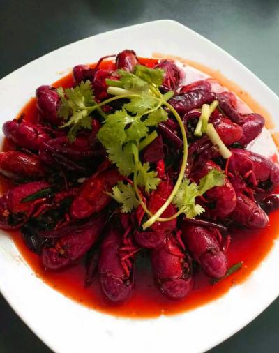 麻辣小龍蝦技術(shù)培訓(xùn)哪里一對一教學(xué)？成都餐飲培訓(xùn)中心