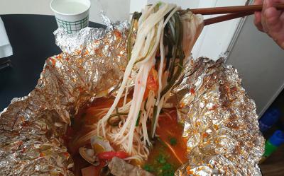 開心花甲米線技術(shù)培訓(xùn)哪里好？香辣味開心花甲制作