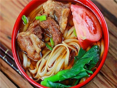 牛肉面食技術(shù)培訓(xùn)班哪里比較好？牛肉面食培訓(xùn)學(xué)校