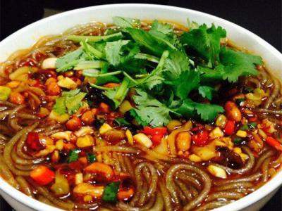 手工酸辣粉技術(shù)培訓(xùn)學(xué)校哪家好？