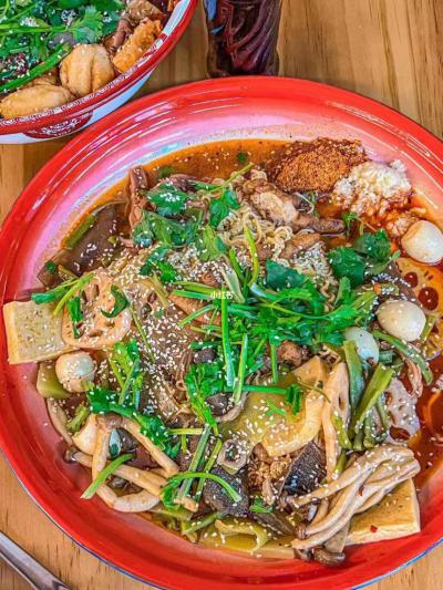 成都學(xué)麻辣燙技術(shù)培訓(xùn)哪家好？