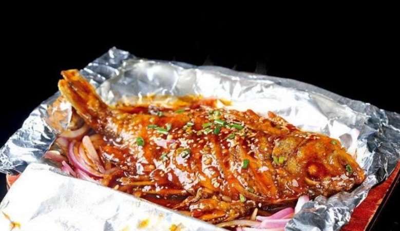 學(xué)萬州烤魚學(xué)費(fèi)一般多少？成都正宗萬州烤魚