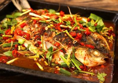 成都烤魚培訓(xùn)學(xué)校，學(xué)燒烤烤魚哪里有培訓(xùn)班？