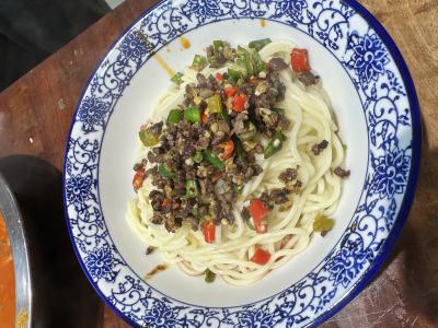 如何選擇面食培訓學校？師資力量與教學內(nèi)容全面性至關重要